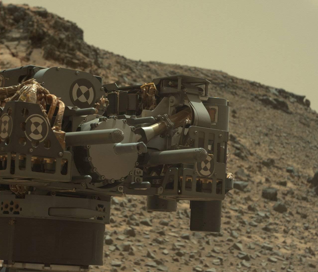 NASA's Curiosity Rover on Mars Sidelined By 'Short Circuit' Glitch
